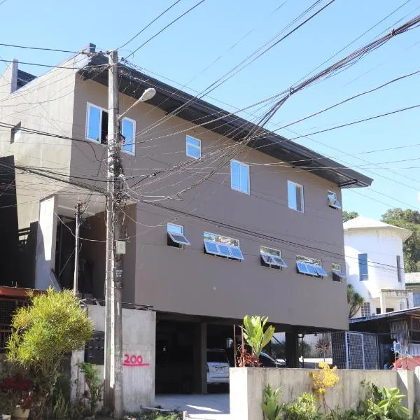 Slate Pine Baguio Homestay, hotel v destinaci Baguio