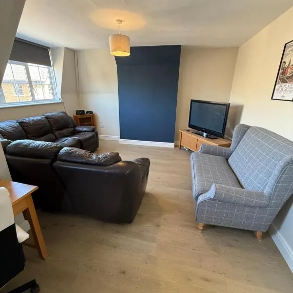 Stylish 2BR with Roof Terrace, hotel in Dartford