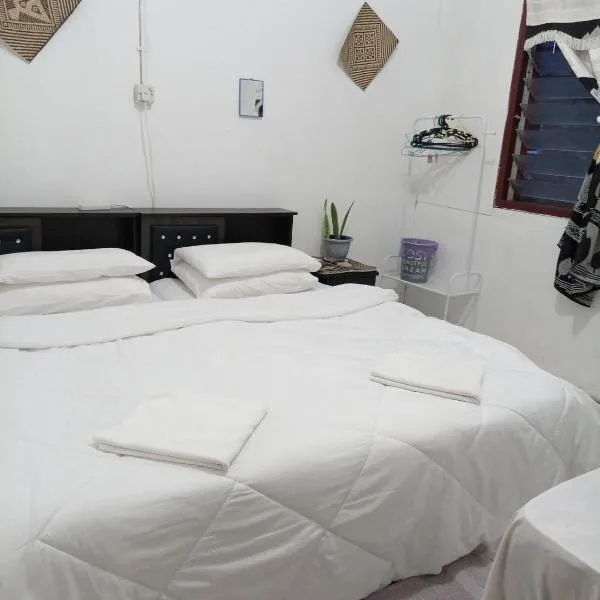 Mulu D Cave Homestay Room 2, hotel v destinaci Mulu