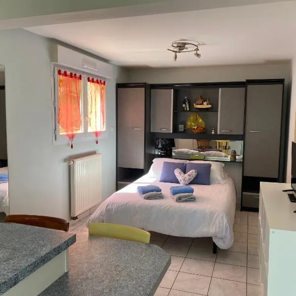Studio aux portes de Rodez, hotel em Luc