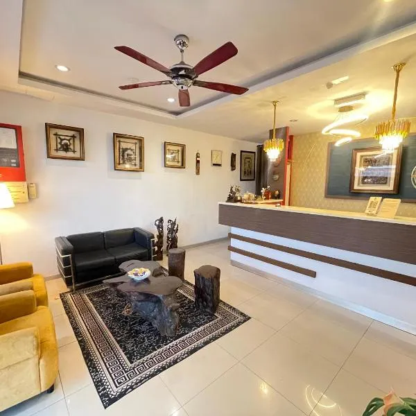 M Three Hotel by SECOMS, hotel in Kampong Batu Tiga