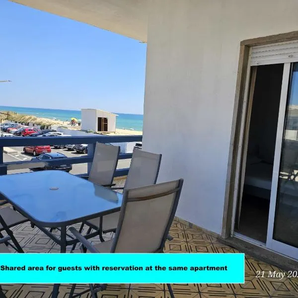Blife Ceriya private rooms at Faro beach, hotel in Faro