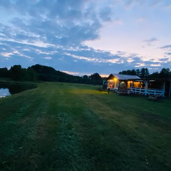 Domek Nad Stawem, hotel in Miedzichowo