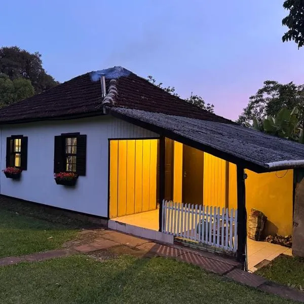 Casa Centenária com 20 min de Gramado, hotel v destinaci Três Coroas