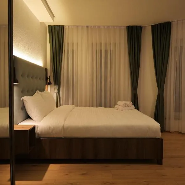Hotel Kulla e Sahatit, hotel v destinaci Gjakove