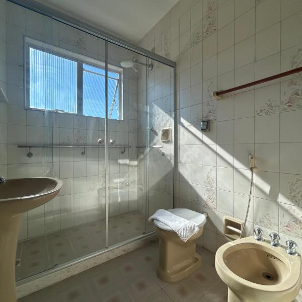 Aconchegante apartamento de 2 quartos - Pertinho da Praia - Foto 3