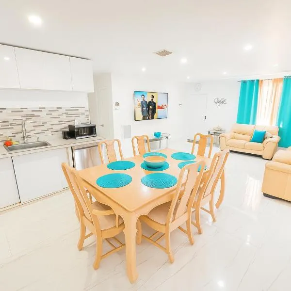 Bright & Cozy Family Home Near Dania Beach, hotel v destinaci Dania Beach