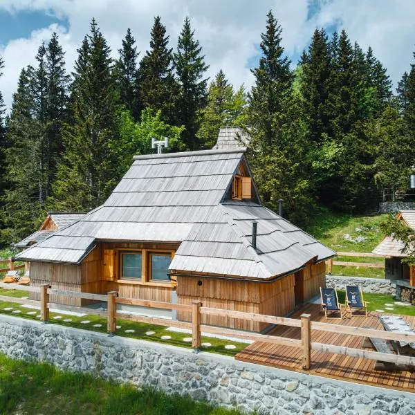 Luxury Alpine Chalet & Sauna Pinja - Velika Planina - I FEEL ALPS, hotel v destinaci Stahovica