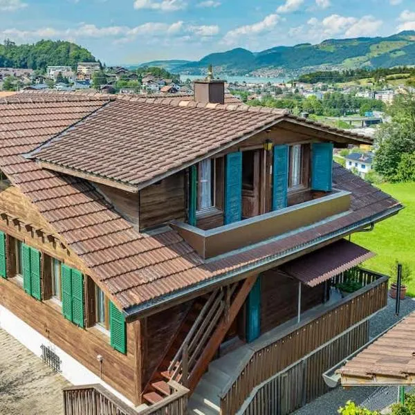 Chalet In The Countryside Kitchen Parking Lot, hotel en Spiez