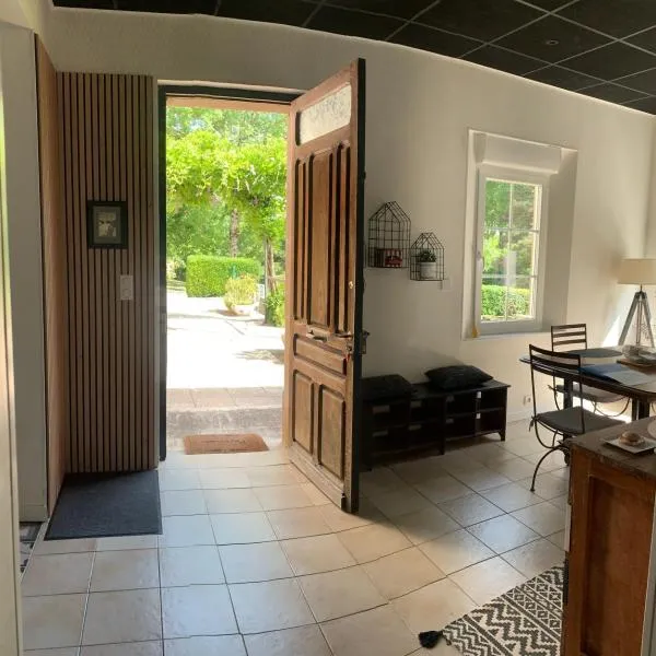 L appartement cosy, hotel v destinaci Le Garric