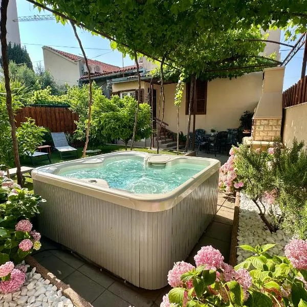 Antique Garden Villa, hotel in Split