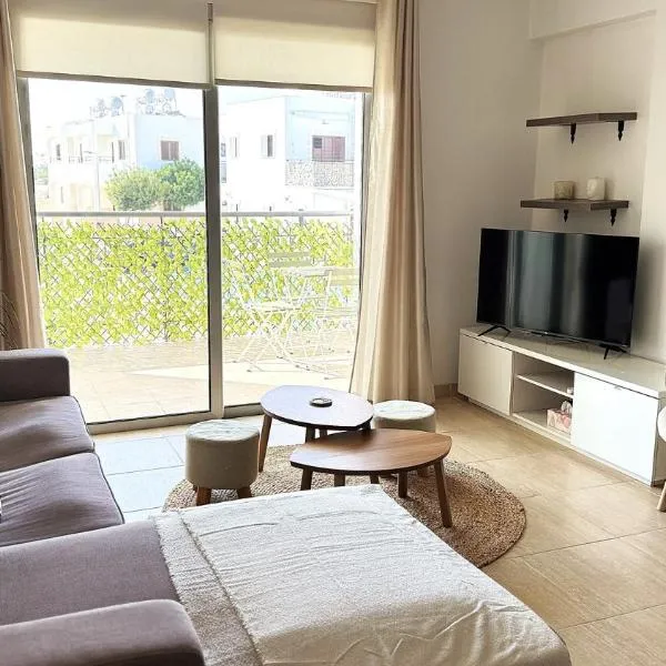 Relaxing 2BDR Retreat in Protaras, hotel in Paralimni