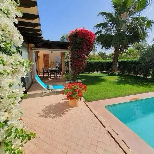 VILLA CHEZ IMANE avec piscine chauffée a Orangeraie Dyar Shemsi, hotel v destinaci Riaïna
