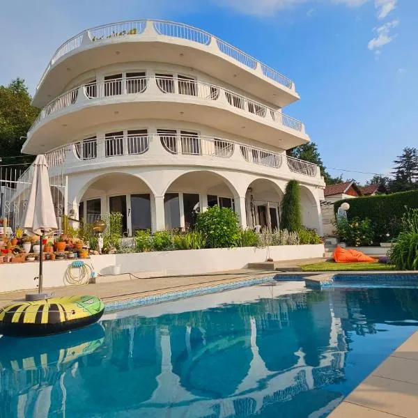 Sunrise Villa, hotel v destinaci Albena