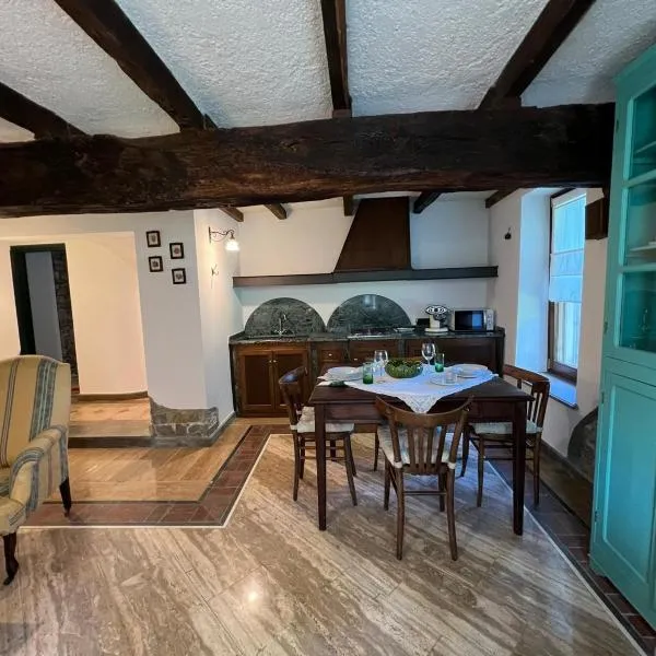 Monte Cucco - Monticello Apartments, hotel em Medesano