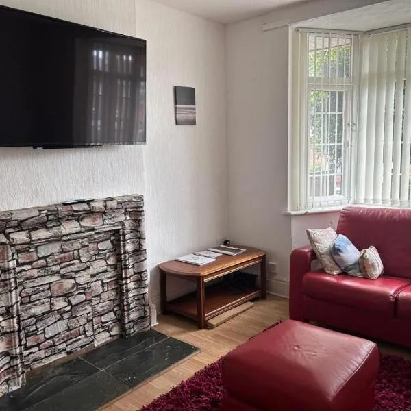 Entire 2-Bedroom House Dudley, hotel di Sedgley