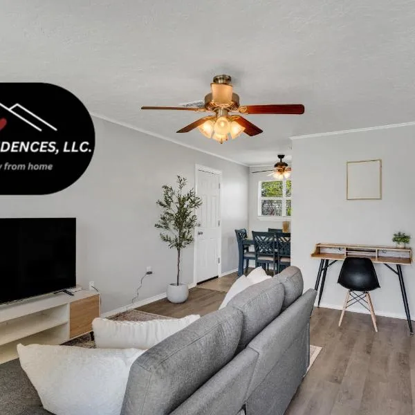 5 Min to Fort Sill Military Base!-Free Hulu-work space-Fully equipped Kitchen, hotel in Lawton