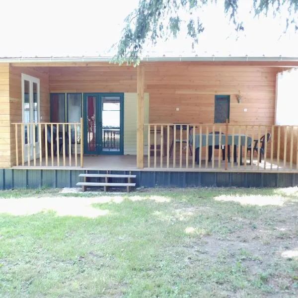 Le Cèdre, Hotel in Montlay-en-Auxois