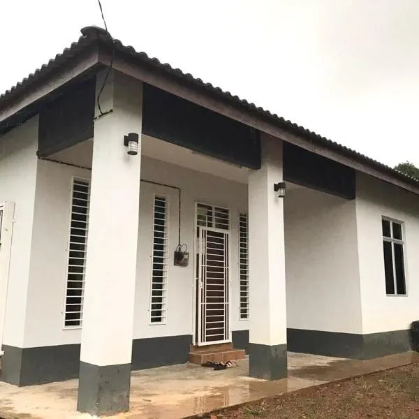 Kak Nie Homestay Bajet Selesa Pasir Mas, hotel v destinaci Pasir Mas