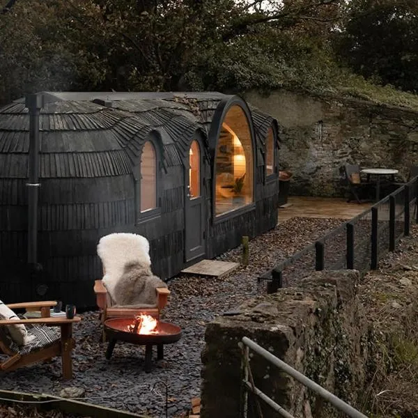Y Caban - A Luxury Rural Retreat with Seaviews, hotel in Amlwch