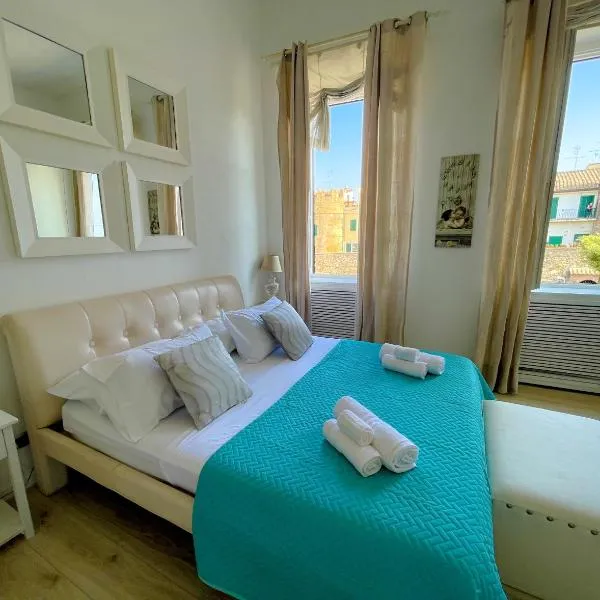 LUNA SUL PORTO Seaview Apartment - Bright and Spacious Flat in Central Nettuno, Steps from the Marina, Beaches, and Train Station, hotel v destinaci Nettuno