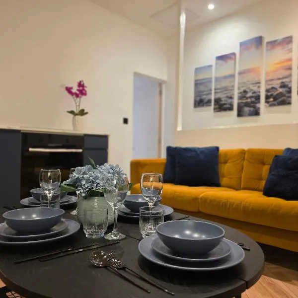 2 Bedroom Apartments Near Anfield Stadium - Sleeps 4 per Flat, hotel en Liverpool
