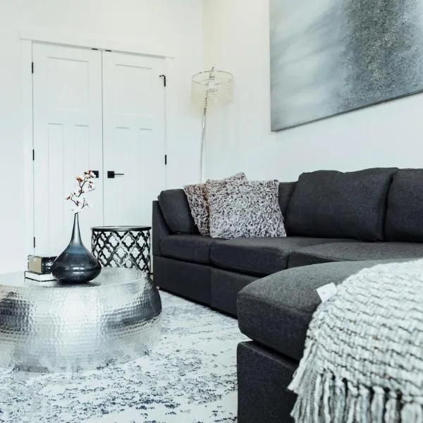 Sapphire Lux Queen Suite、カムループスのホテル