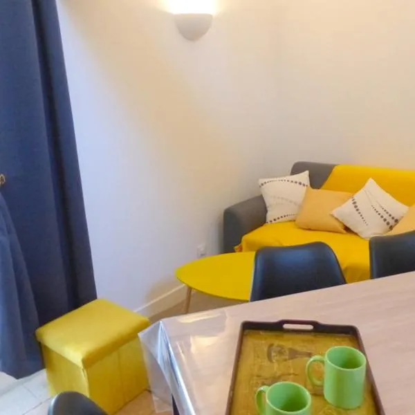 Maison cocooning avec jardin et cheminée près de Vichy – vélos et animaux acceptés - FR-1-489-68, hotel v destinácii Broût-Vernet