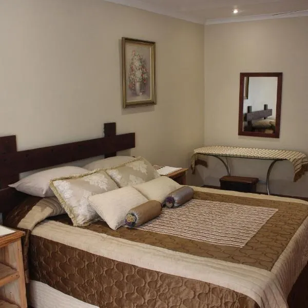 Charming Self Catering Apartment, מלון בפאלאבורווה