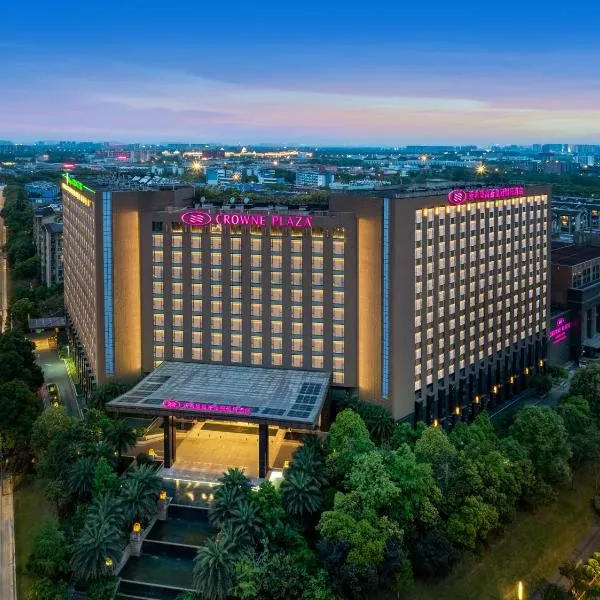 クラウン プラザ チェンドゥ ウエスト（Crowne Plaza Chengdu West by IHG）、成都市のホテル