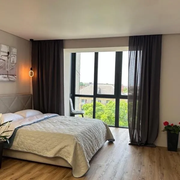 luxury Apartmens na Duhnovicha , напроти Аквапарка "Карпатія", hotel en Mukácheve