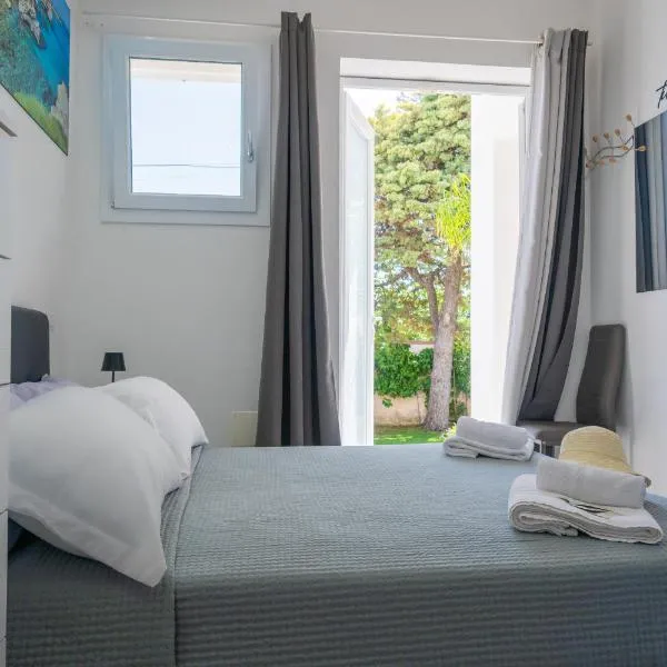 VILLA LEONARDO SAN FOCA - Room, Pool & Restaurant, hotel San Focában