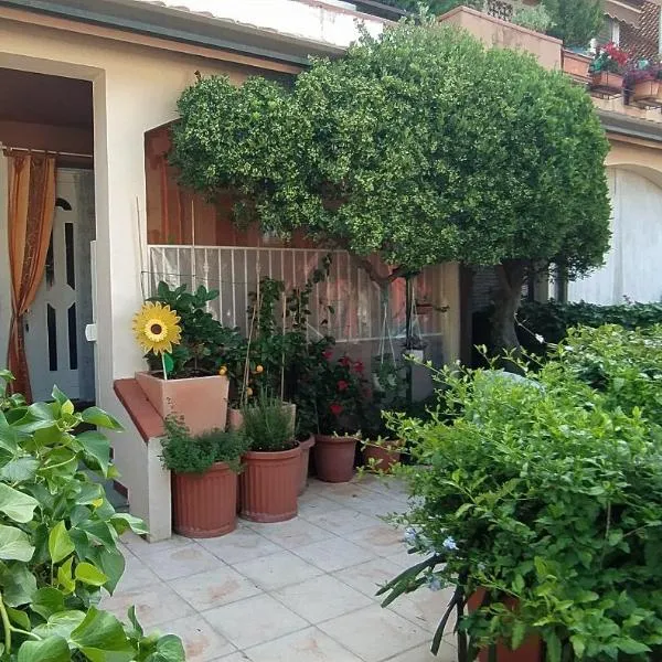 La casa di nonna Lina al mare - senza barriere, hotel in Torre del Lago Puccini