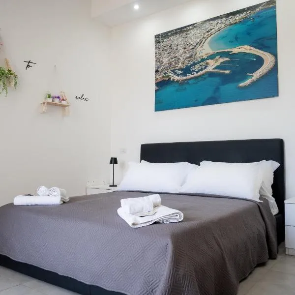 VILLA LEONARDO SAN FOCA - Room, Pool & Restaurant, hotel v destinácii San Foca