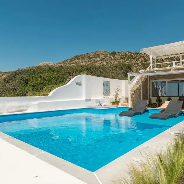 Viesnīca Luxury Rooftop Villa with Private Pool in Milos, 3 Bedrooms pilsētā Provatas