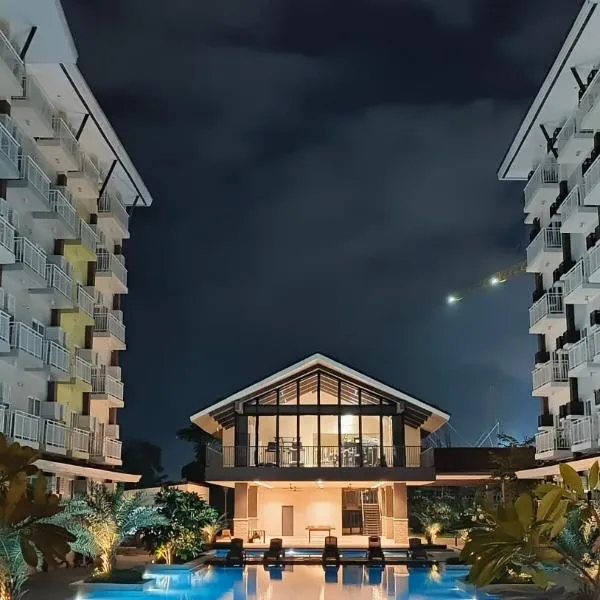 Cozy Condo near Mactan Airport with 200 Mbps Netflix and Pool, hotel v destinaci Lapu Lapu City