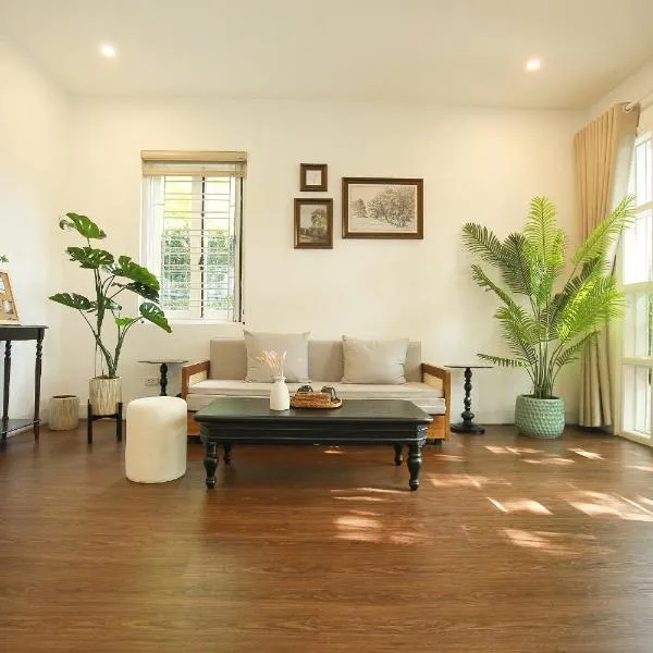 The Mira Villa West Lake by XÔI Residences, hotel in Hanoi
