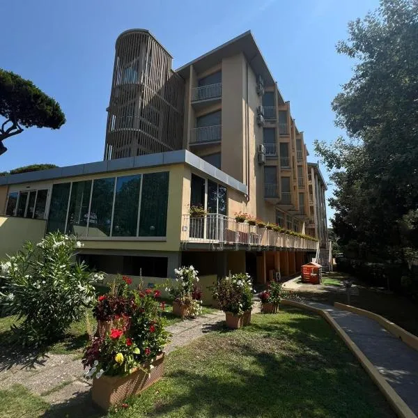 Hotel Florida Tirrenia, hotel v destinácii Tirrenia
