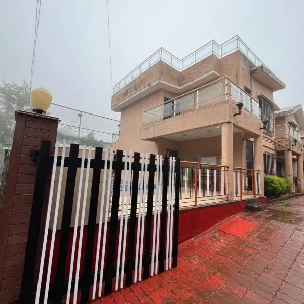 Royal Villa 1 - Big Pvt Swimming Pool - 2BHK Villa - Lonavala, hotel in Lonavala