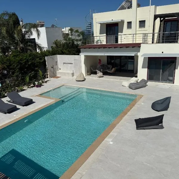 Villa Chrysa Rhodes, hotel v destinaci Afantou