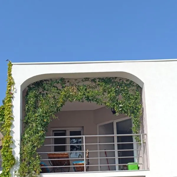 Holiday Home Drescher, hotel in Murter