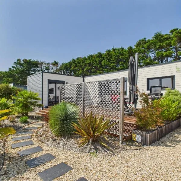 Chalet climatisé pour 6- Piscine commune chauffée, hotel in Brétignolles-sur-Mer