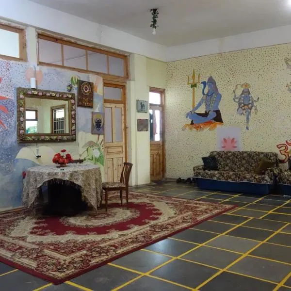 Nomads Nest, ξενοδοχείο στο Κουτάισι