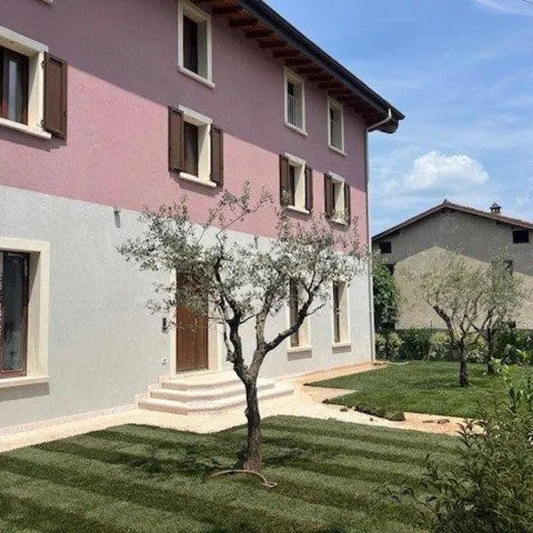 4 Elementi Relais B&B Lonato del Garda, hotel Lonatóban