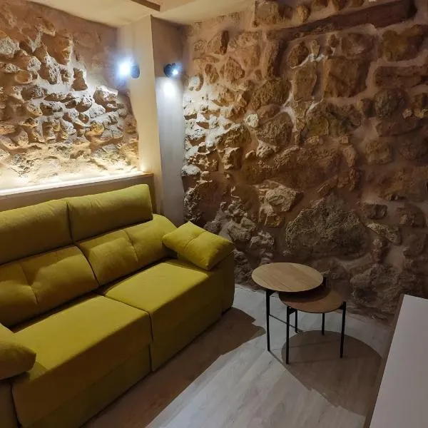 Entre Eras Aptos Rurales La Bodega, hotel in Ademuz