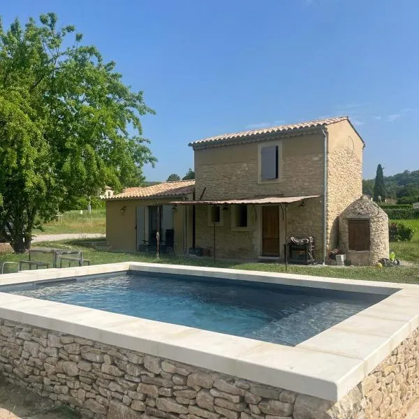 Le Petit Cabanon Provençal, hotel v destinácii Mane