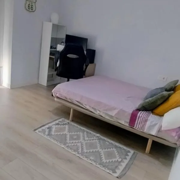 Habitación en el centro con balcón, hotel a Valencia