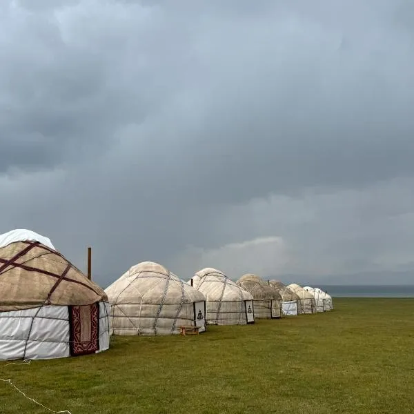 One Million Stars Yurt camp、Song-Kulのホテル