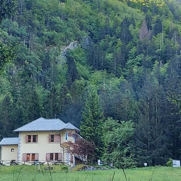 Dom dr Klementa Juga v Lepeni, hotel v destinaci Soča