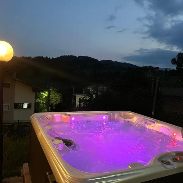 Къща за гости Sunrise - Батак, hotel in Batak